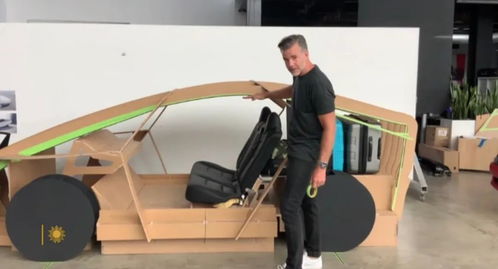 特斯拉Robotaxi内部无驾驶员状态