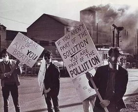 泰国街头抗议人群照片