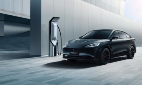 北汽极狐新能源汽车展示图