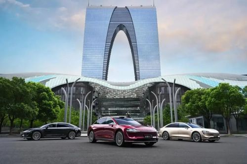 鸿蒙智行超充站实景图