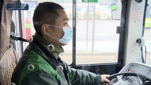 警方将男子带走