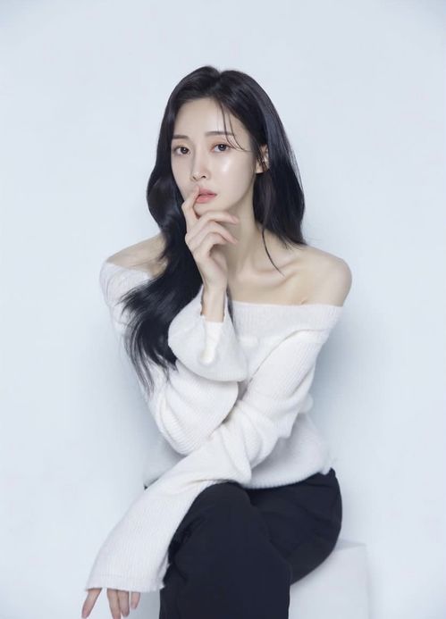 李雅凛舞台表演照片