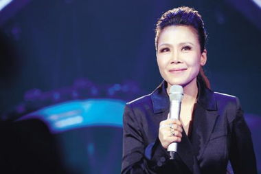 李延济主持节目现场照片