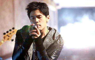 周星驰与周杰伦同台互动画面