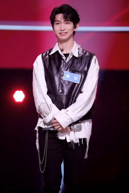 《三人行》开机现场 马天宇与导演交流