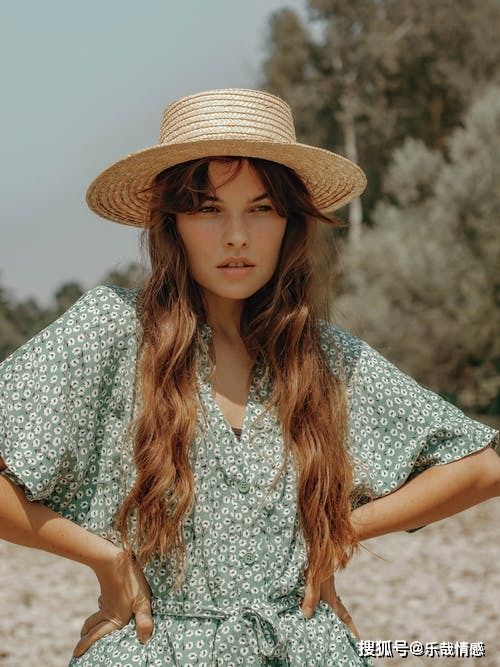 情侣亲密关系中的情感暴力示意图