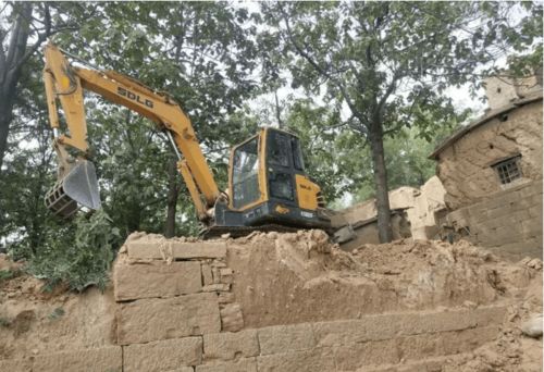 四川泸州泥石流致人员被埋，救援刻不容缓！