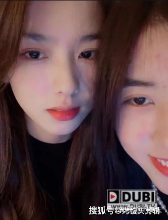 孙一宁与呜呜姐合照