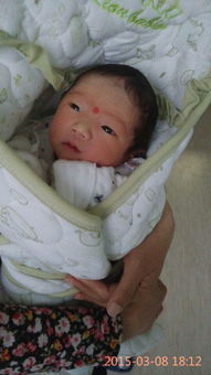 刚出生的宝宝照片
