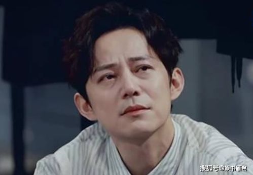 何炅与后辈们合影