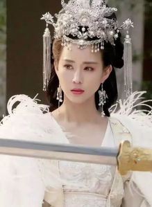 年轻人手持茉莉奶白奶茶