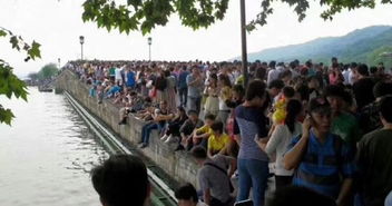 西湖景区汉服拍照遭驱赶？真相大起底！