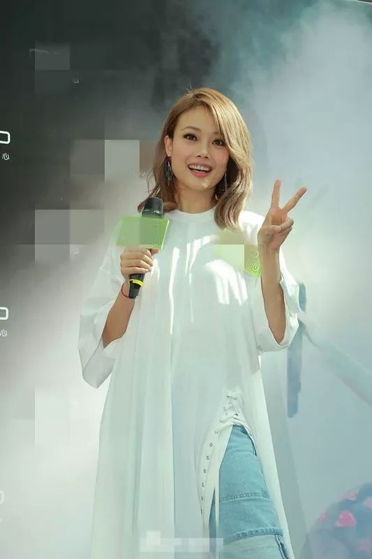 容祖儿参加活动