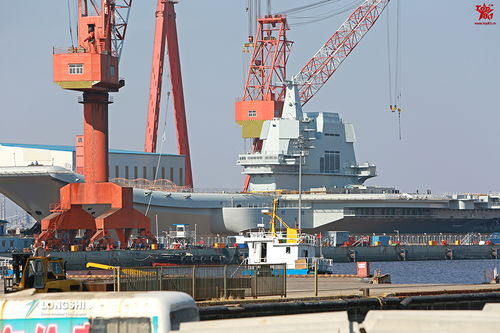 正在建造中的航母船坞场景