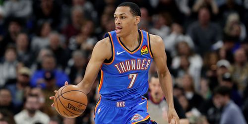 贝兹利投篮瞬间