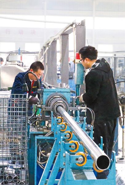 制冷设备生产车间