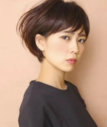 女生齐耳短发造型