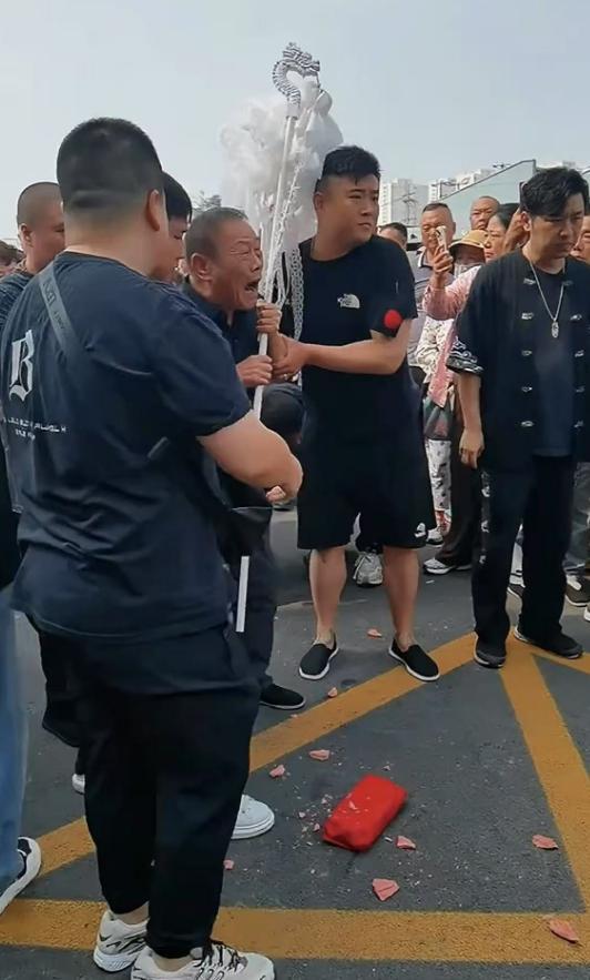 杨少华上午还被推着参加剪彩，下午却离世，真相到底是什么？