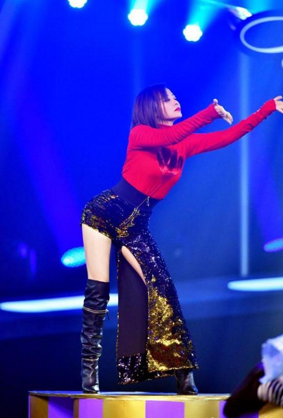 张靓颖霸气回应被吐槽网红化，真相令人深思