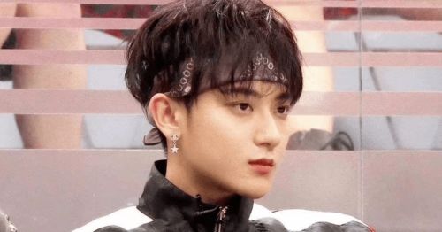 黄子韬与徐艺洋520合照