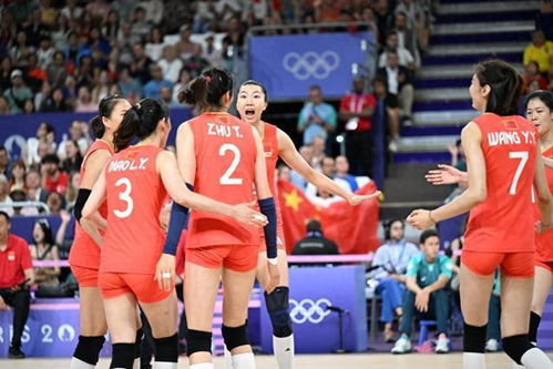 中国女排赛场拼搏瞬间