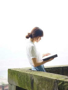 女博士服务期未满辞职，赔偿12万后反悔起诉却被驳回