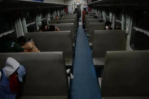 被盗后的空荡车厢