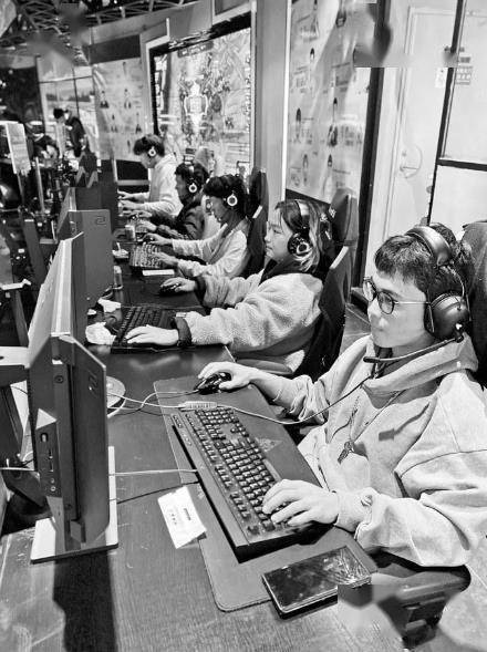 T1憾负GEN落入败者组，电竞圈掀起轩然大波！