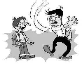 妈妈正在用树枝打孩子