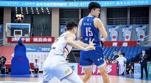 杨瀚森赛后庆祝