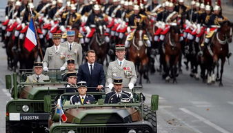 马克龙夫人屡次避开丈夫动作，背后故事令人深思