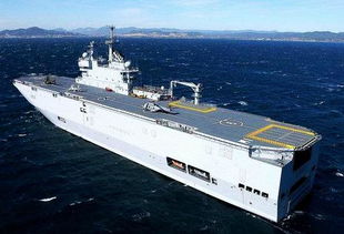 西北风级两栖攻击舰模型