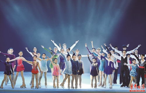 成员们在认真练习唱歌跳舞