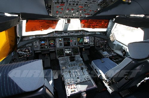 飞行员驾驶舱内部设备图示