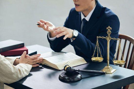 网红律师西绿因诈骗被刑拘，案件细节引关注