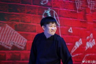 观众们被逗得哈哈大笑