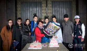 剧组工作人员合影