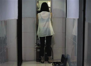 姑娘剪完发型后的样子