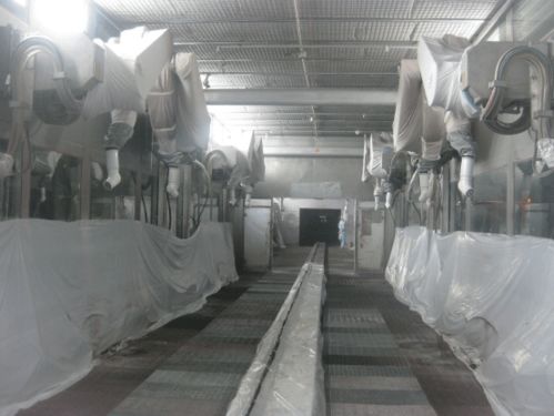 传统车企工厂车间