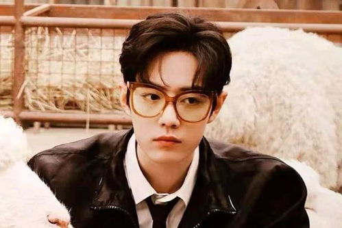 汪洋在灵堂前崩溃