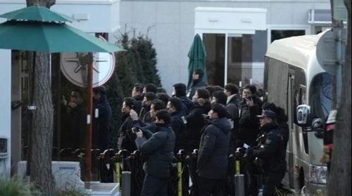 尹锡悦被逮捕画面