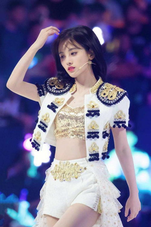 鞠婧祎拍戏意外摔倒，伤势引众人担忧！