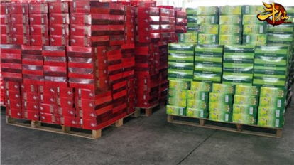 被倒掉的饮品堆积如山