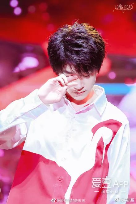 易烊千玺全票通过背后的那些事儿