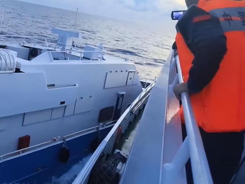 菲船只高速撞击中国海警船，背后有何阴谋？