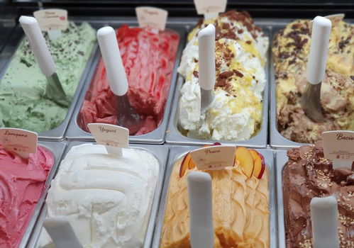 钟薛高冰淇淋产品展示