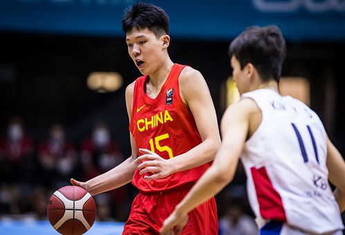 杨瀚森赛场冷静指挥