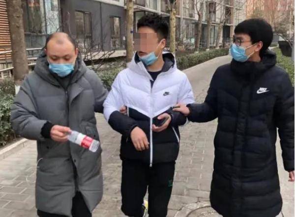 印度惊现骇人事件！478名男子在游行中性骚扰女性，92人为未成年