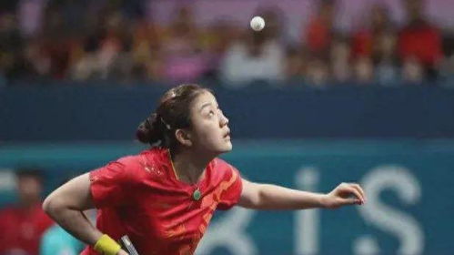 邱贻可教练表情凝重