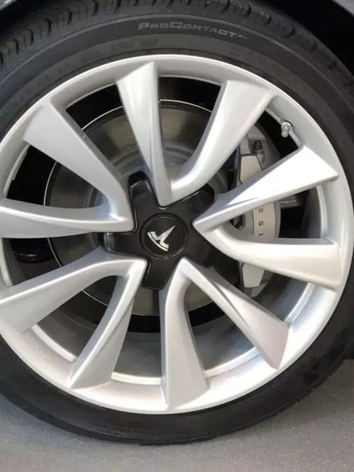 特斯拉Model Y L即将登场！40万售价值不值？